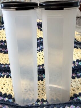 2 Tupperware pasta keepers storage with measure black lids